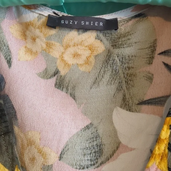 Button front blouse - Picture 3 of 4